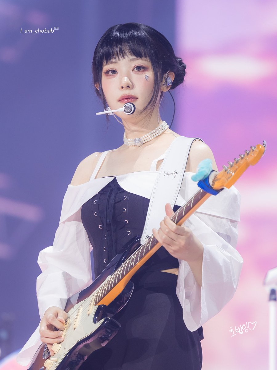 나영이 어느 순간부터 연주할 때 표정이 너무 멋있음을 느낄 때

#히나 #ひな #ヒナ #냥뇽녕냥 #hina #QWER <a href="/hapycb/">Hina .•♡</a>