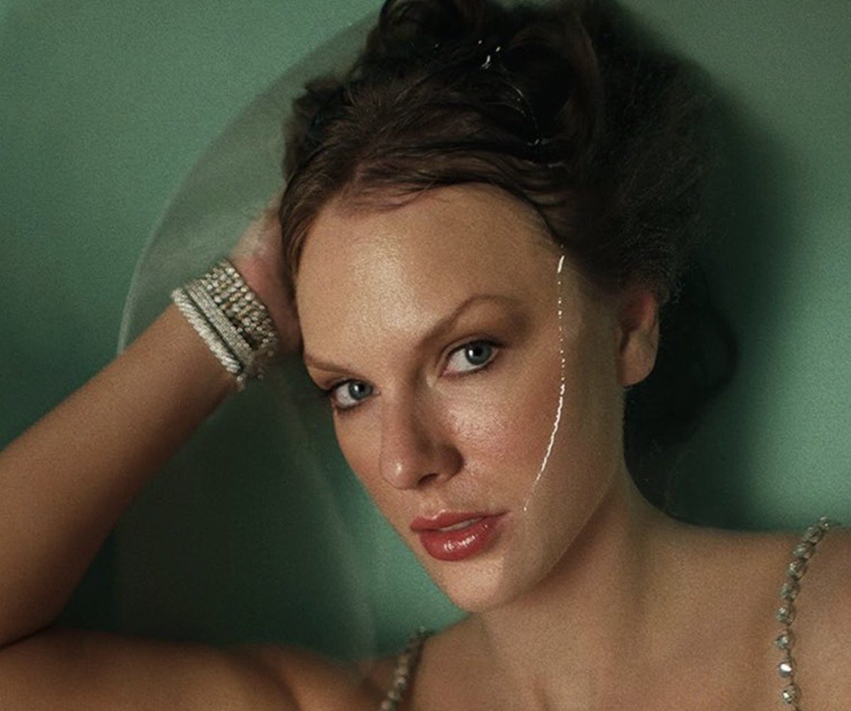 xoyouu's tweet image. not them photoshopping on her entire face im crying