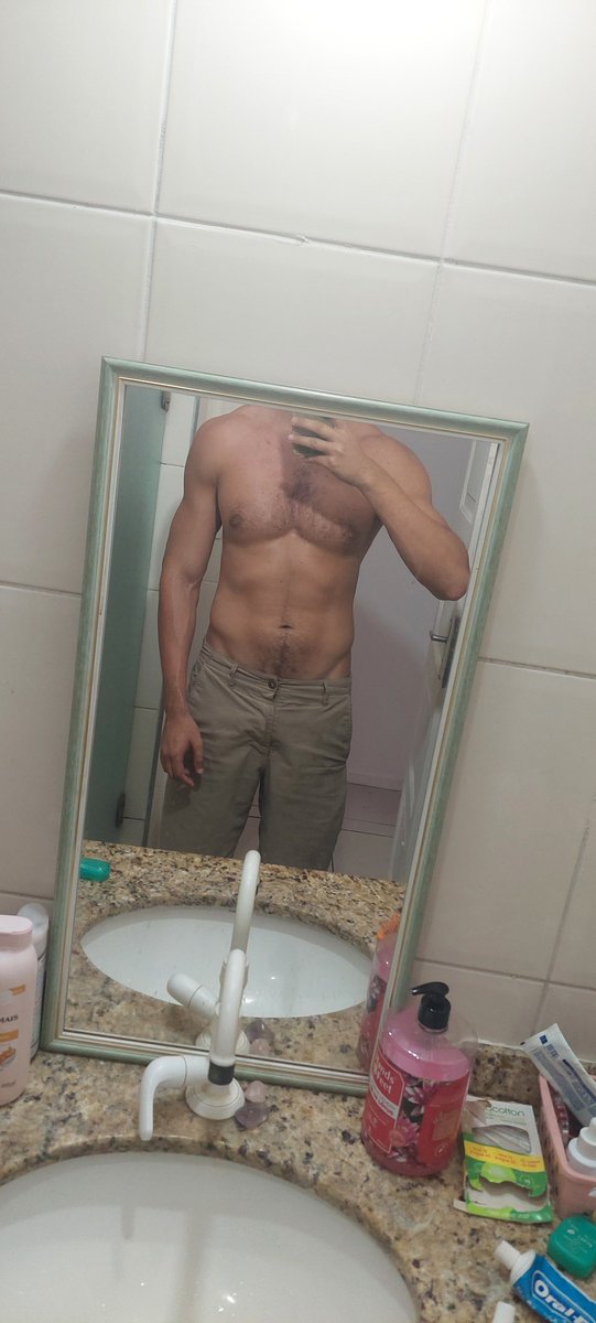 BBluehh's tweet photo. #Sextou... O que fazer no Rio nesse dia de chuva? https://t.co/SfIbOoyiiU