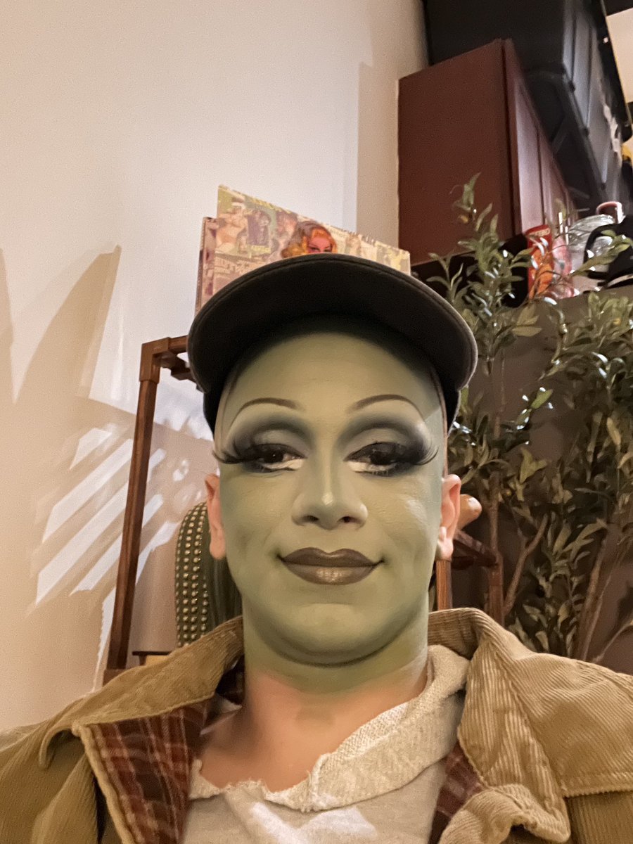 suziesdime's tweet photo. HI GAYS me and mae want to make a gc who #wantsin https://t.co/q5yp2dC95D