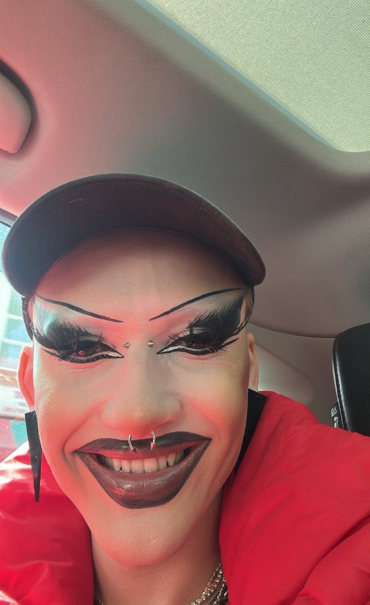 suziesdime's tweet photo. HI GAYS me and mae want to make a gc who #wantsin https://t.co/q5yp2dC95D