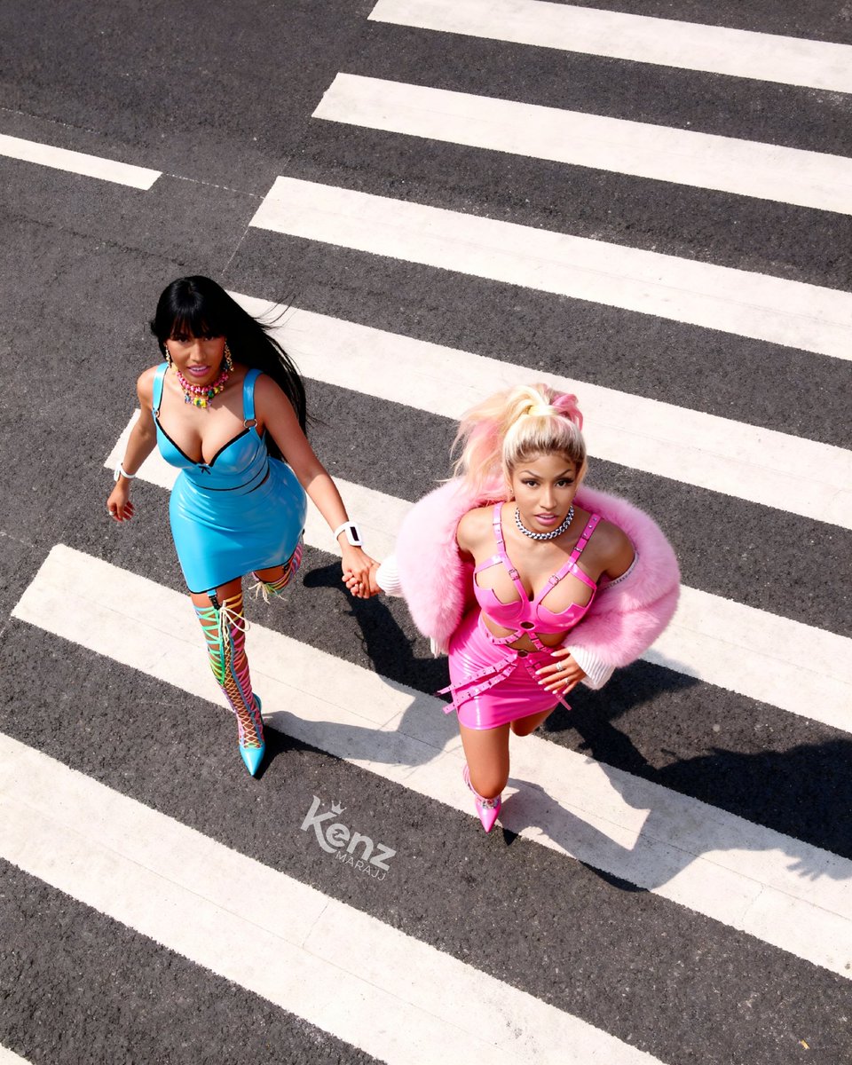 kenzmarajj's tweet image. Nicki Minaj&apos;s characters in &apos;Rake It Up&apos; walking around...💙🩷