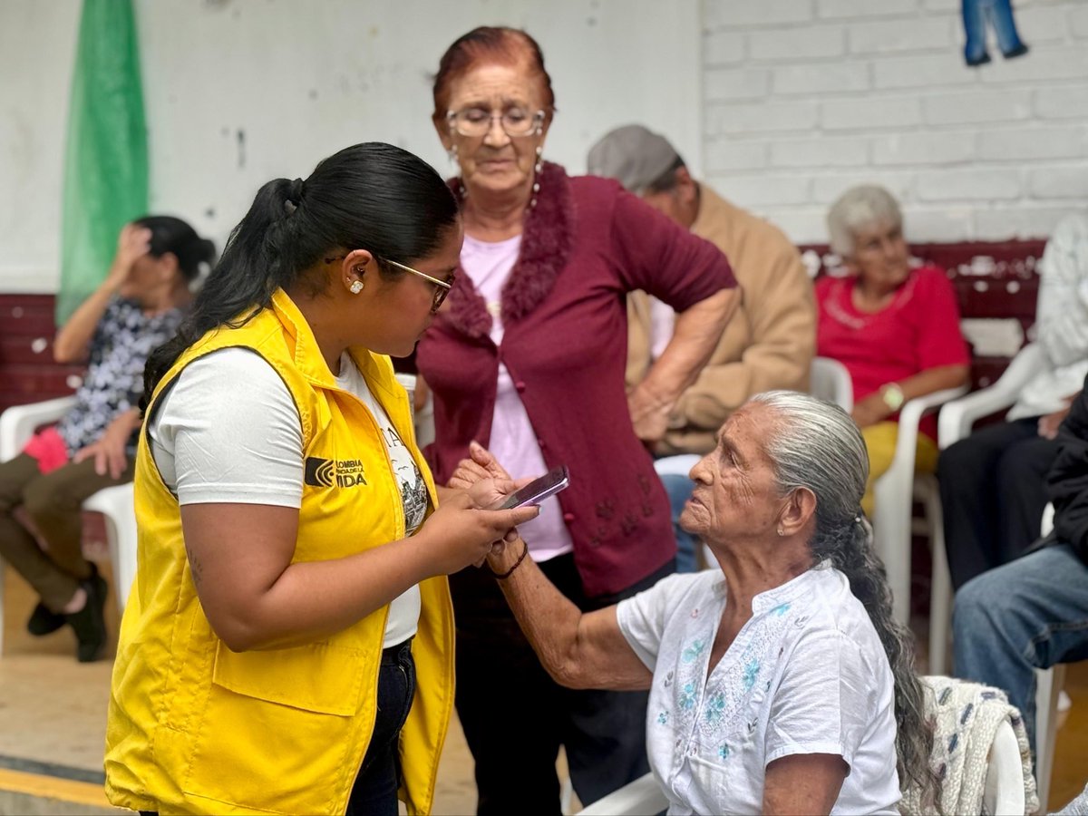 Exitosa jornada nacional campesina rumbo al Pilar Solidario. Por veredas y corregimientos en todo el país, las gerencias regionales de <a href="/ProsperidadCol/">Prosperidad Social</a> fueron a llevar directamente la información y a escribir a más de 4000 mil abuelos y abuelas. 

Esto es #DignidadMayor