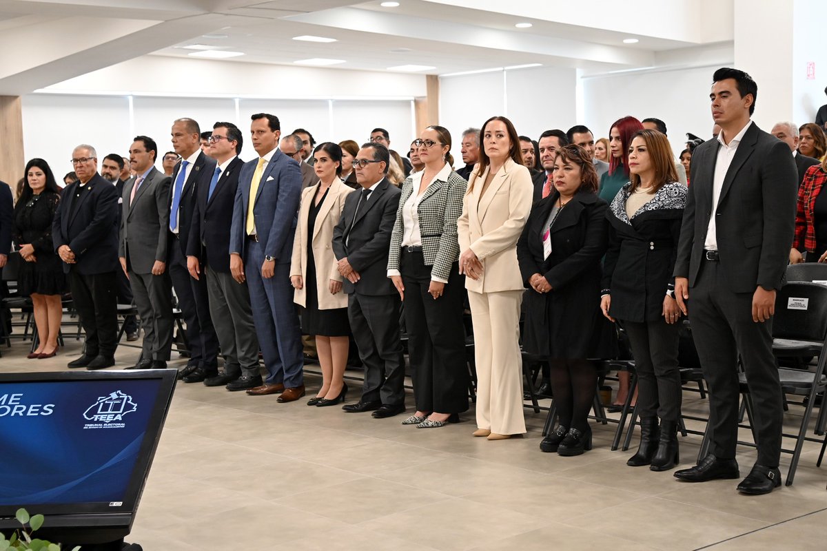 El Fiscal Electoral, acudió al Informe de Labores del <a href="/Teea_ags/">Tribunal Electoral del Estado de Aguascalientes</a>

Desde la FEDE, refrendamos nuestro compromiso de coordinación y colaboración y felicitamos a la Magistrada Presidenta, a los Magistrados y a todo el equipo del Tribunal por los importantes logros presentados.