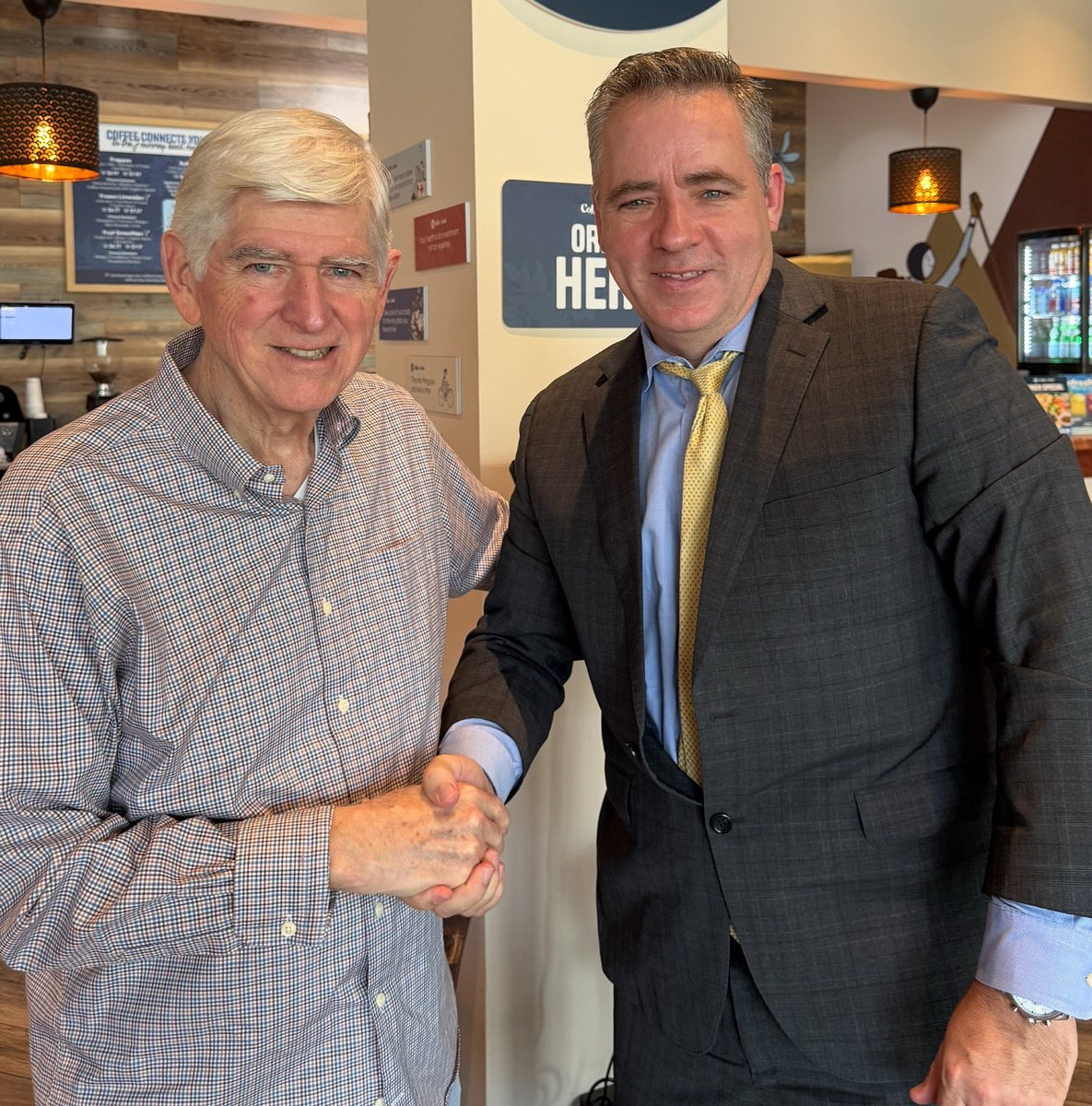 I had the pleasure of having coffee with longtime Illinois House leader, Lee Daniels, today in Oak Brook. Lee is doing great and is still a fountain of knowledge. Thank you to Lee for the large role you played in making DuPage County a wonderful place! 🇺🇸 🇺🇸 🇺🇸