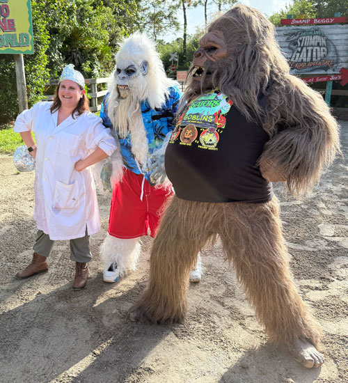 Bionic Buzz® gives you a sneak peek inside <a href="/Gatorland/">Gatorland Orlando</a> #orlando's annual Halloween event — #GatorsGhostsandGoblins! 🎃🧟‍♂️ We were invited to their exclusive media preview to check out all the spooky fun, including a special #Halloween edition of their famous #Jumparoo Show and a