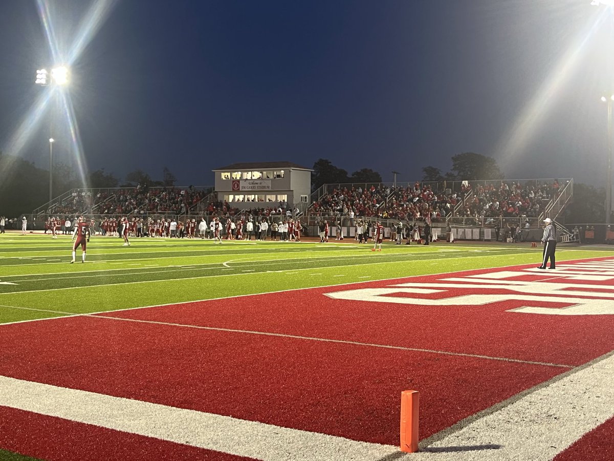 CoachColemanHC's tweet image. Gotta LOVE Friday Night Lights #WPIAL 
🧡🖤