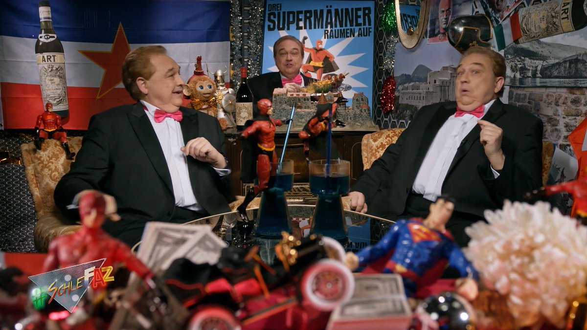 QueenMopp's tweet photo. Die #Mattscheibe lässt grüßen.
#DreiSupermännerRäumenAuf 🦸🏻♀️🦸🏻♀️🦸🏻♀️ #SchleFaZ #Klasse #Schön #BoingBoingBoing #ItalianAvengers #SchleFaZbeiNitro #Nitro #RTLplus #WirSindSchleFaZ https://t.co/iHAauEwuGk
