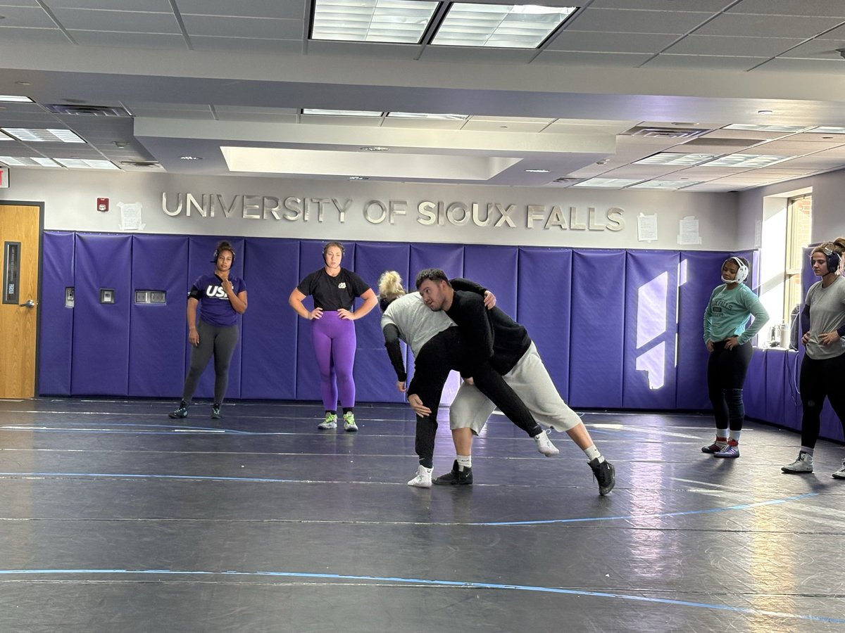 USFCougarsWWR's tweet photo. Day 1 ☑️ The first official practice of the season is in the books, and the ladies are back and better than ever! 💜

#GoCoo https://t.co/aDVMyZMaHq