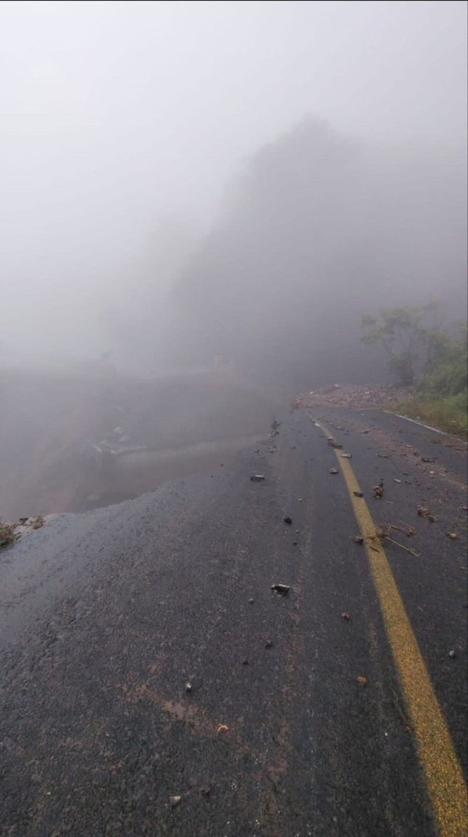Miles de damnificados por las lluvias en varios estados de país, donde ya se reportan varios muertos, denunciamos la falta de apoyos y exigimos a los gobiernos de diferentes niveles, actúen de inmediato para ayudar a los afectados,
#AyudaParaDamnificados
#MéxicoBajoElAgua.