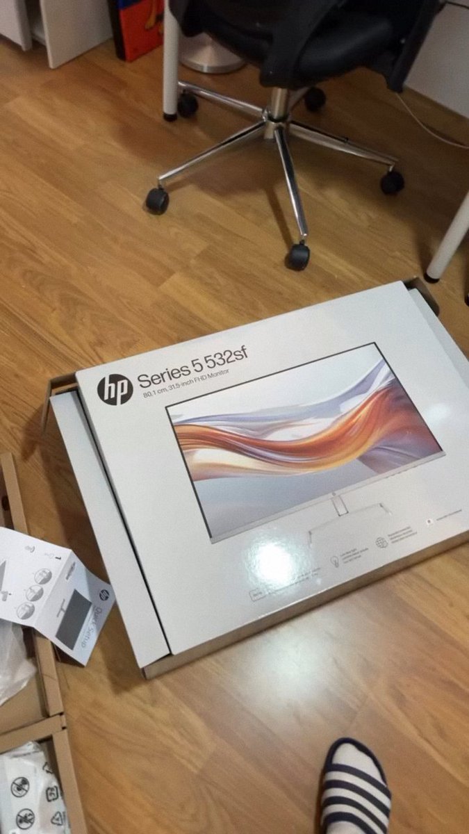 neilmcy's tweet image. I lost my mind. 😅

#hp #hpmonitor 🛠🪛
