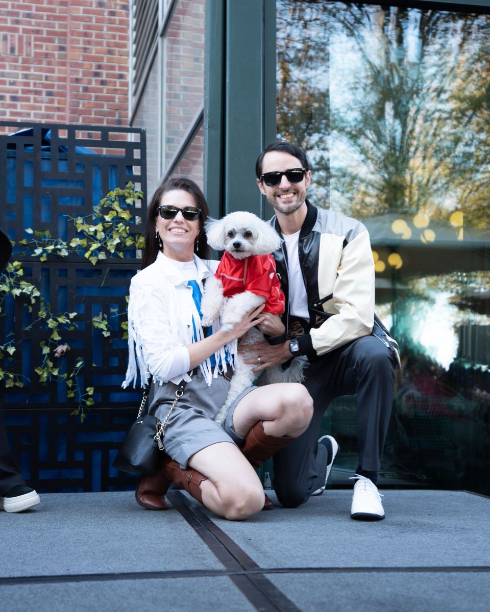Join us Sat, Oct 25 from 3:45–5 PM at Harry Caray’s Tavern for our annual Howl-O-Ween Pet Costume Contest benefiting <a href="/PAWSChicago/">PAWSChicago</a>!

🎟️ $10 per pet entry (donated to PAWS)
🏆 Prizes include SeaDog rides, Navy Pier passes, gift cards &amp; more! 

Sign up: eventbrite.com/e/howl-o-ween-…