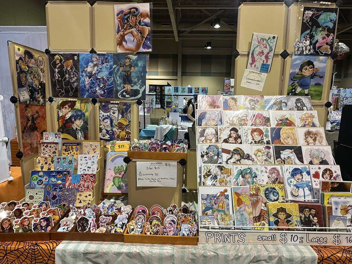 noodlerooster's tweet photo. We are at oni-con! https://t.co/D99Q50RYtB