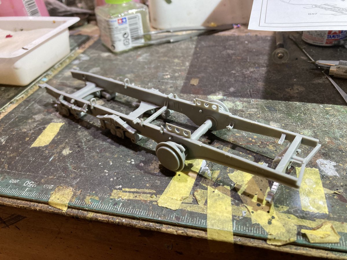 ドラゴン 1/35 SdKfz7/2 制作

まずはラダーフレーム。ここからしてすでにカロリー高め(笑)