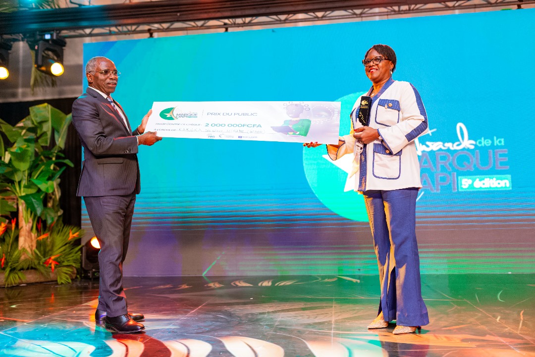 Clôture à #Libreville de la 5e édition des #AwardsDeLaMarqueOAPI
Dodo 🇲🇱 – Grand Prix
KIA-SoP 🇹🇬 – Marque Régionale
Mas et Famille 🇬🇦 – PME
Kakuka 🇬🇦 – Prix du Public
Bravo à ces marques qui incarnent l’Afrique créative et innovante
#OAPI #MarqueAfrique #Libreville2025