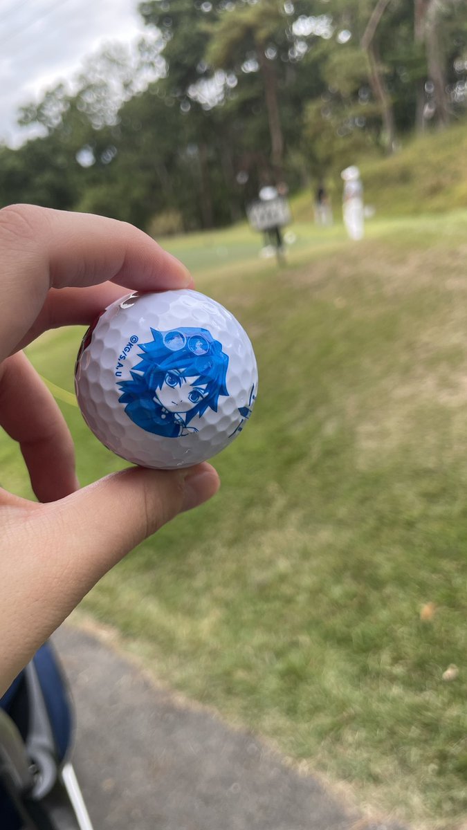 皆さんおはようございます…！！！
今日は！！！人生で初めてゴルフに来ました⛳️
初心者すぎてゴルフボール何がいいのか分からず…鬼滅のを買いました✨
無くさないように頑張るぞ( ˶'ᵕ'˶)و
