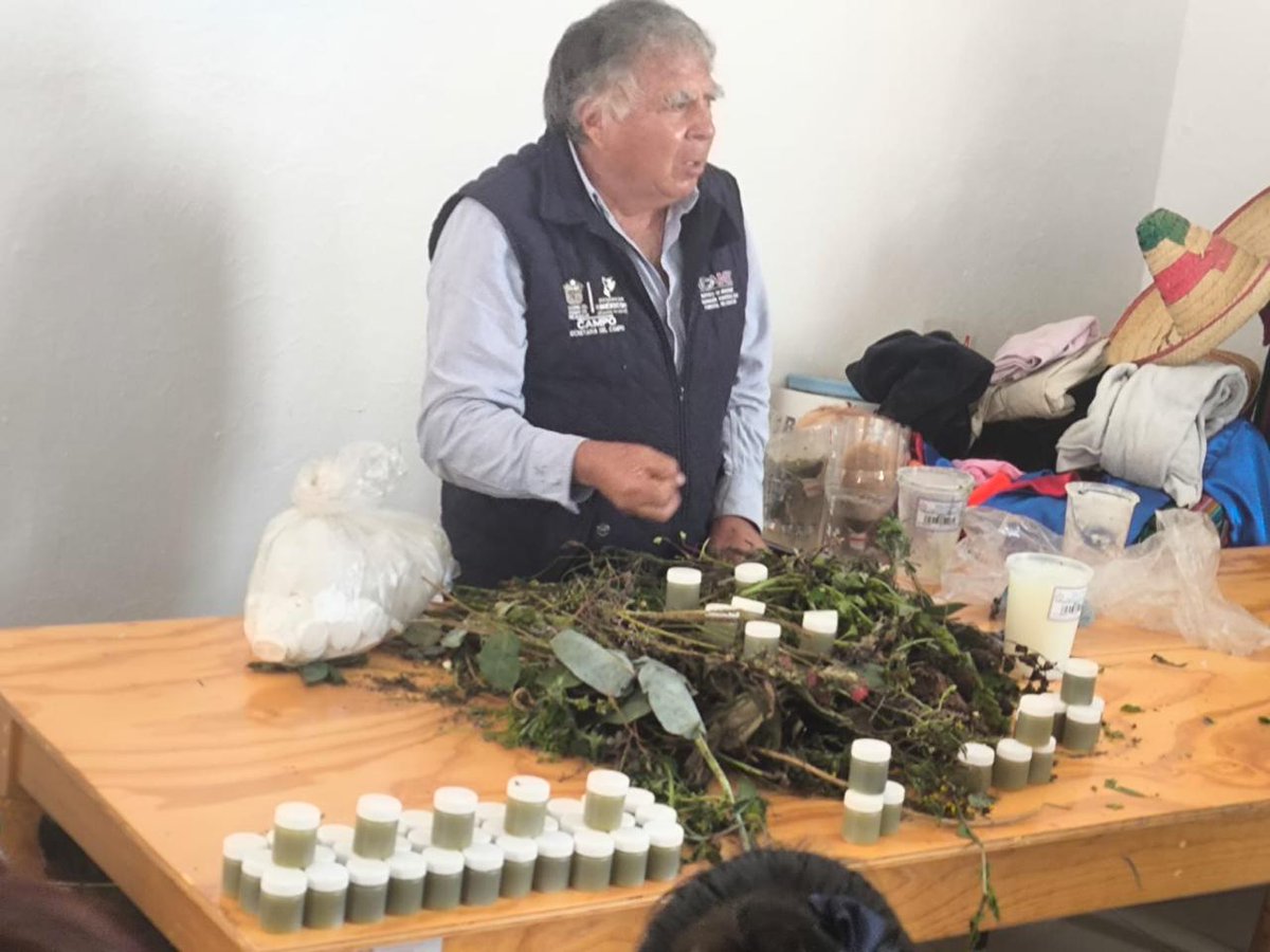 El #ICAMEX enseñó a elaborar pomada con plantas medicinales en la Casa de Cultura de Villa de Allende; las y los participantes también vieron en este curso la posibilidad de iniciar un negocio en la industria cosmética artesanal.

#ElPoderDeServir #CapacitaciónICAMEX #Herbolaria