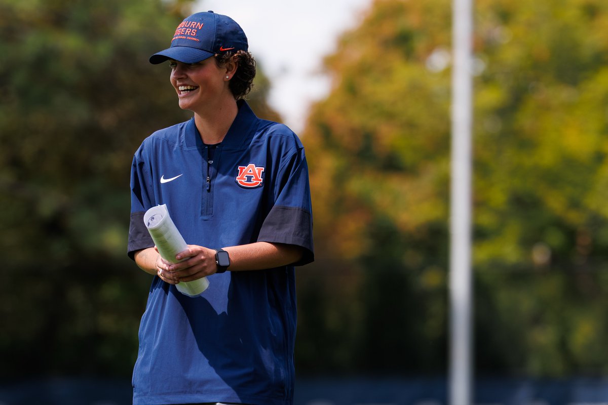 AuburnSoccer's tweet photo. Happy Birthday to the Auburn Legend, @caroline_todes 🐅‼️

Thank you for working so hard each and every day to keep us at our best!

#WarEagle https://t.co/8miSBhROi7
