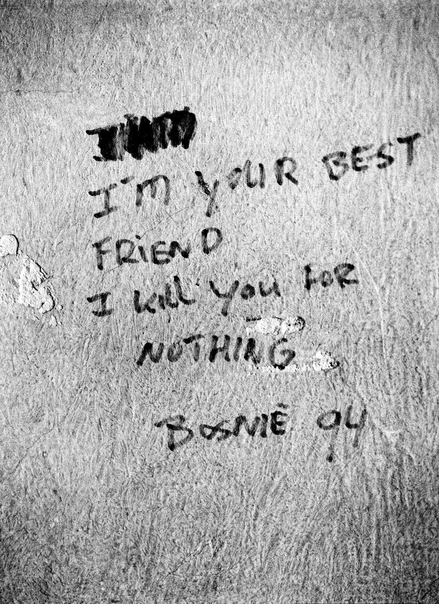 SniperAlleyPhot's tweet image. Once Upon a Time in Srebrenica

By #DutchBat @UN 

Photo©️Tarik Samarah