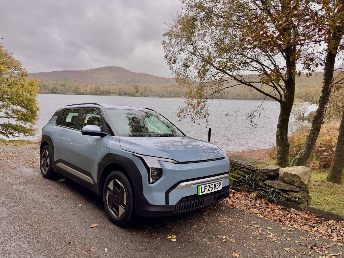290 miles today (without charging) in the <a href="/KiaUK/">Kia UK</a> EV3 driving to and from the Lake District. Mainly motorway miles with some sightseeing around Lake Windermere. The car achieved 4.2 miles/kWh and was extremely comfortable 👌
