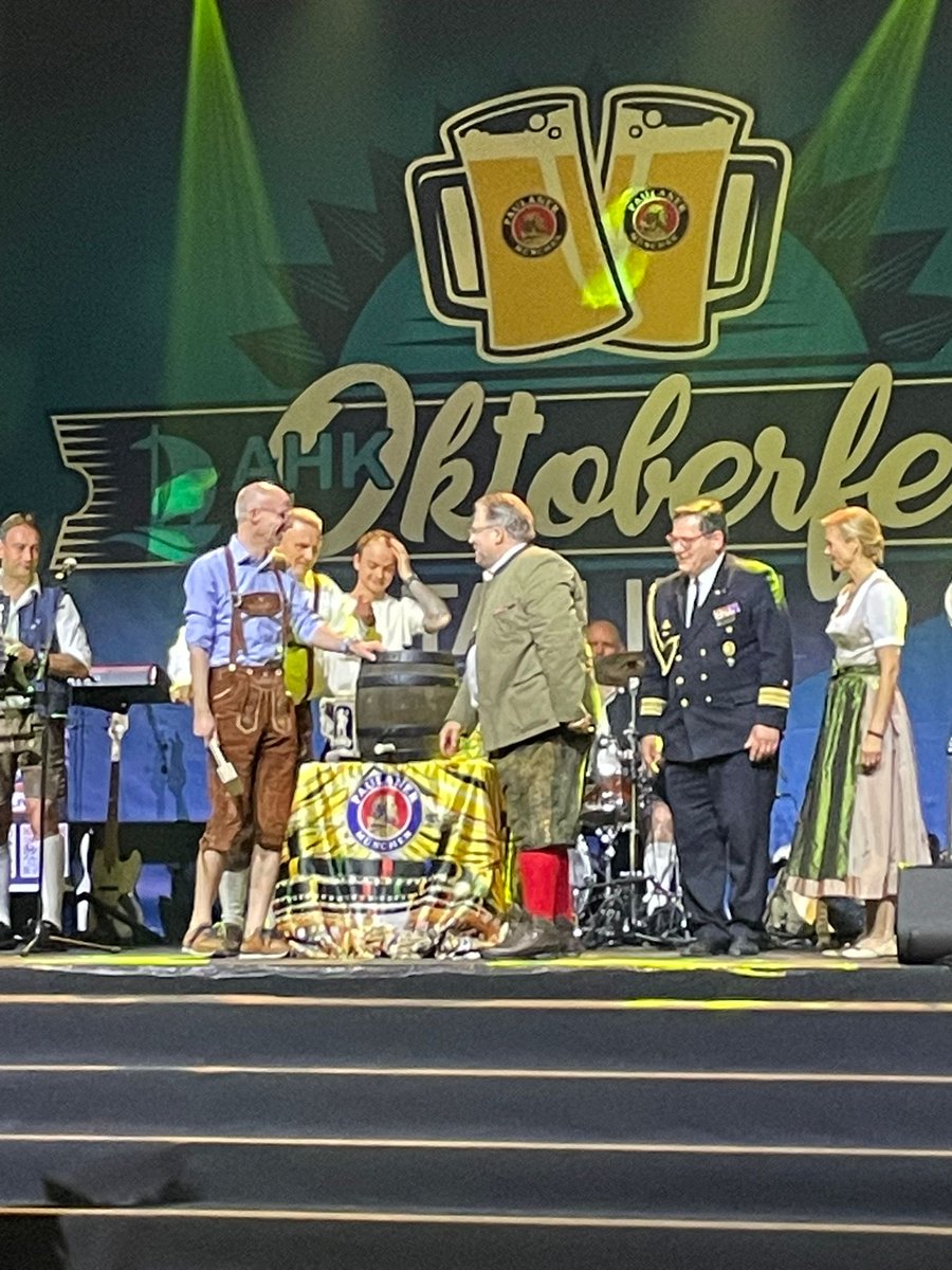 Exciting, happy and humbling days come to a close: Celebrating the partnership and friendship between 🇩🇪 and 🇪🇪 with both Presidents, an encounter with 🇪🇪 legend Arvo Pärt and our first Oktoberfest in Tallinn? What more could possibly fit into two days?