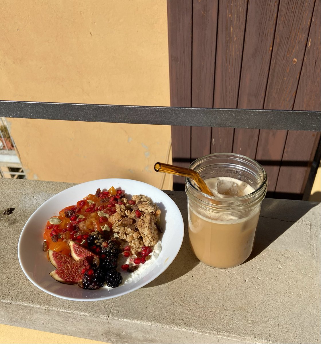konhrt's tweet photo. Im so late on my readings🥲 https://t.co/9ap0PswQUz