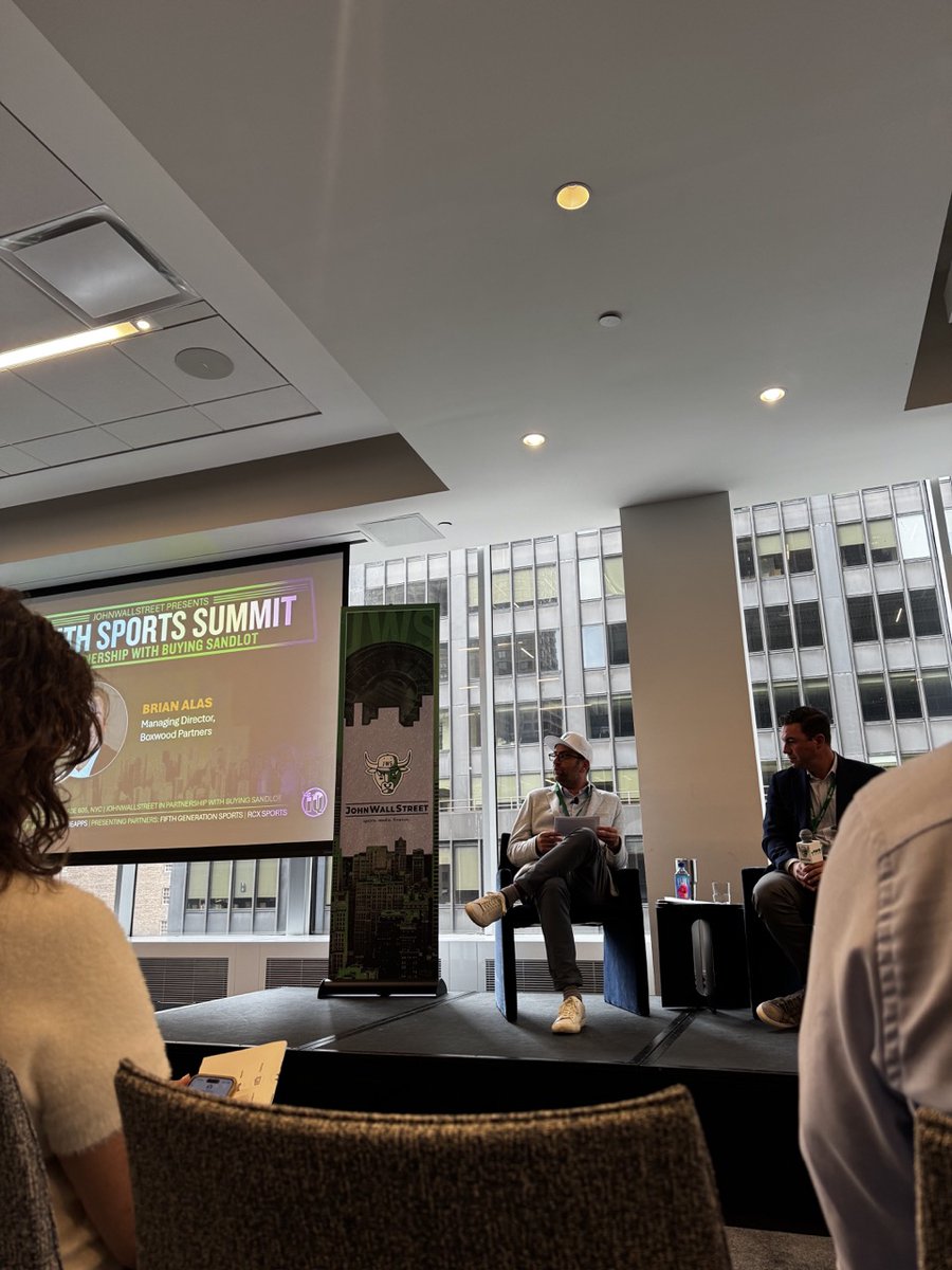 romyglazer's tweet image. Was at the @HowieLongShort Youth Sports Summit this week- great conversations (s/o @teamsnap, @RCXsports, @BoxwoodPartners, more)

A big theme: the tension between building a real business in youth sports… and not over-commercializing kids. 🧵