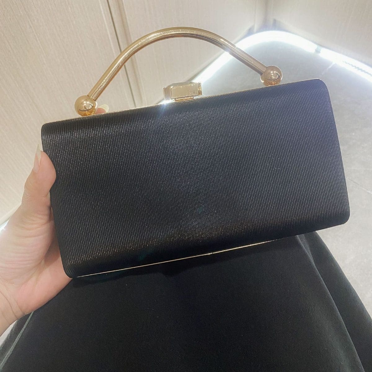 MySmallStoreMN's tweet image. Drumroll, please! 🥁 Meet the Shomico Party Bag — the perfect blend of style and chic, crafted with premium imitation leather.✨ Ready to elevate your look?

Read more here 👇zurl.co/NWom7 

#MySmallStore #FashionFinds #ChicAndStylish