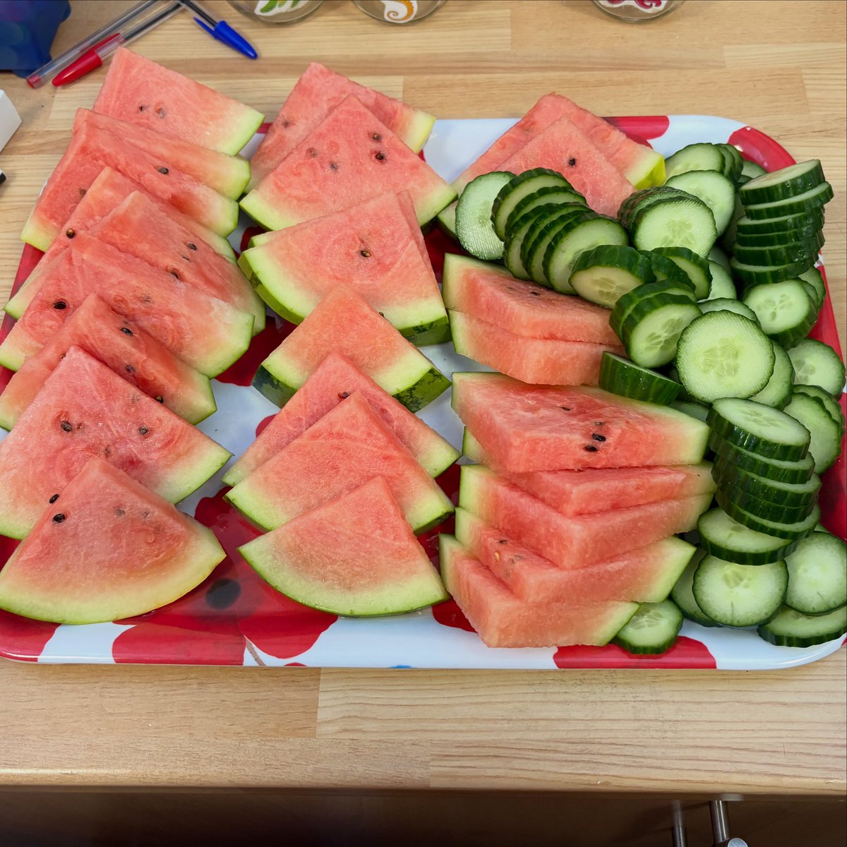 For World Mental Health Day we turned the classroom into a chill zone. We had healthy snacks, a little mini cake treat, spa treats such as a foot soak and cucumbers on the eyes as well as a variety of mindfulness activities!