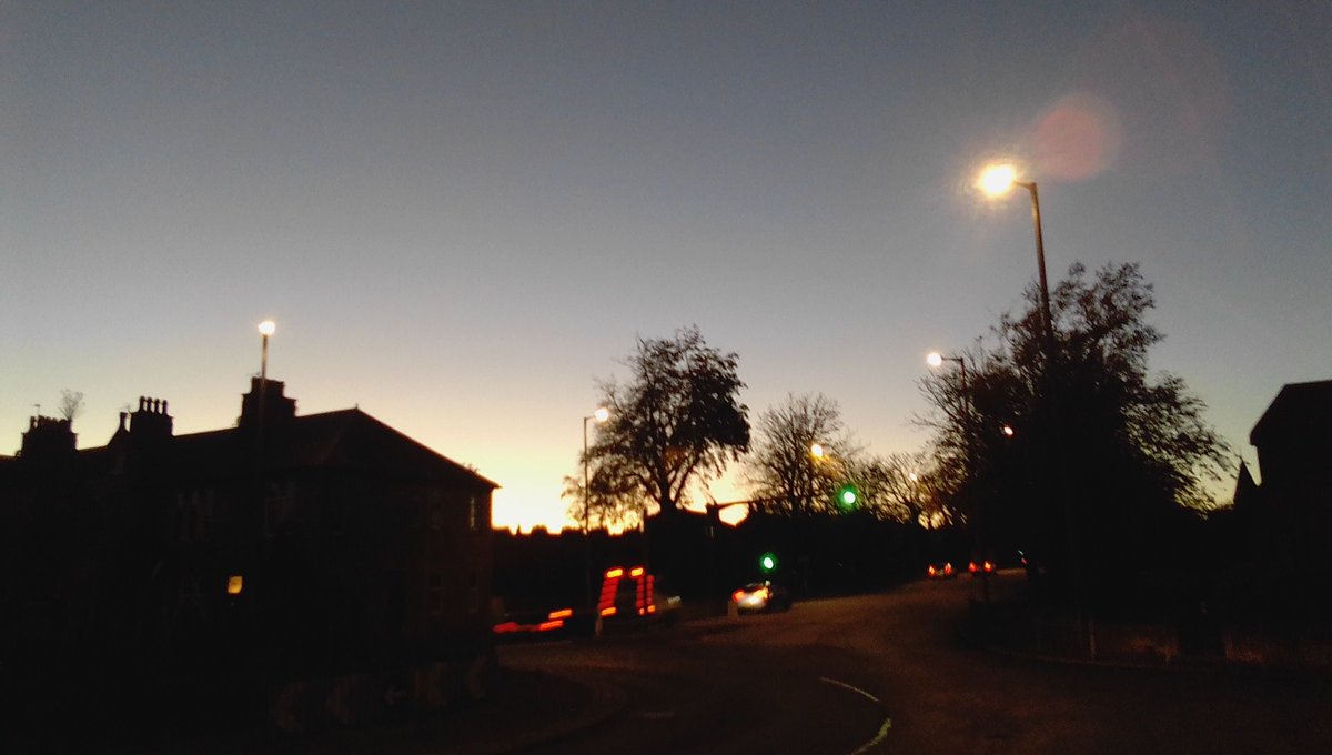 LibraryPlayer's tweet image. This week&apos;s Friday evening Sainsbury&apos;s and Asda shopping! 😀

(Bonus points if you spot the item I usually buy that&apos;s missing 🙀)

Plus another great sky in #Aberdeen this evening.