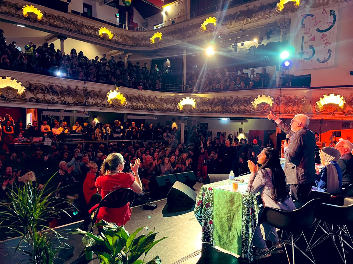 jeremycorbyn's tweet image. Great to be back at The World Transformed to organise for the future we deserve. 

We are a mass movement of all ages, backgrounds and faiths — united in a belief that things can, and will, change.