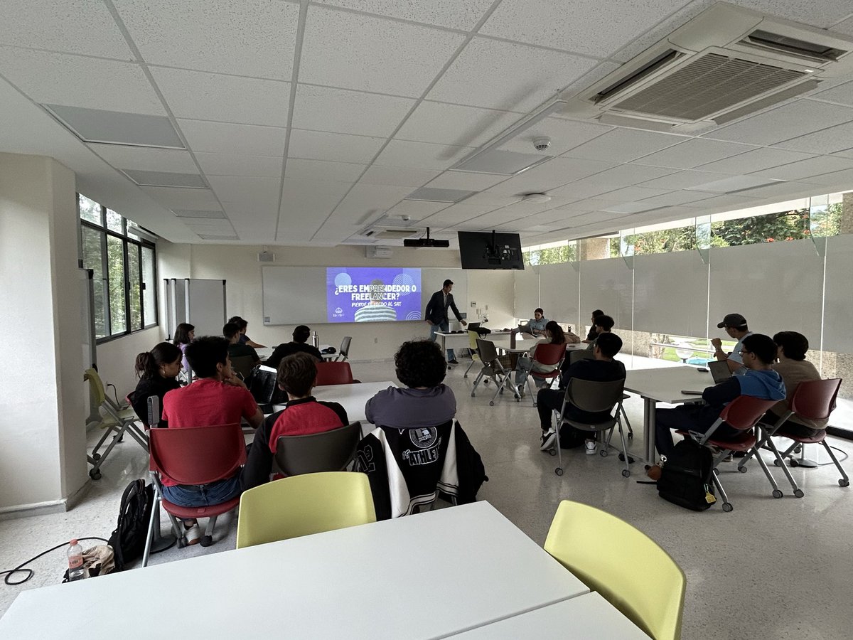 Las y los estudiantes de la Clínica Jurídica BUFETEC siguen desarrollando actividades para apoyar el emprendimiento y la cultura de la legalidad. Hoy participamos en la clase de Brújula legal de Educación General para impartir un taller sobre impuestos y constitución de empresas.