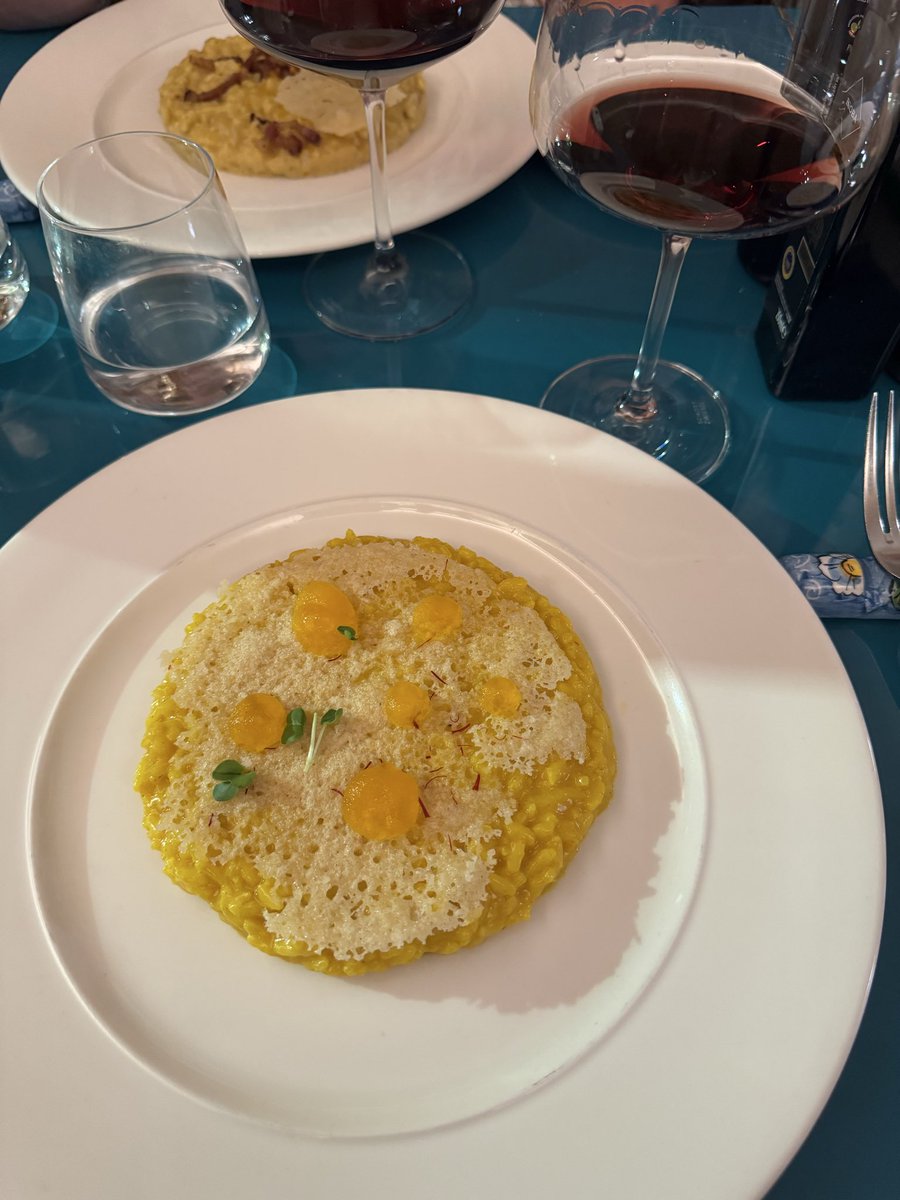 kevosu3's tweet image. Today I walked 5 miles through Milan and had Risotto Milanese for dinner