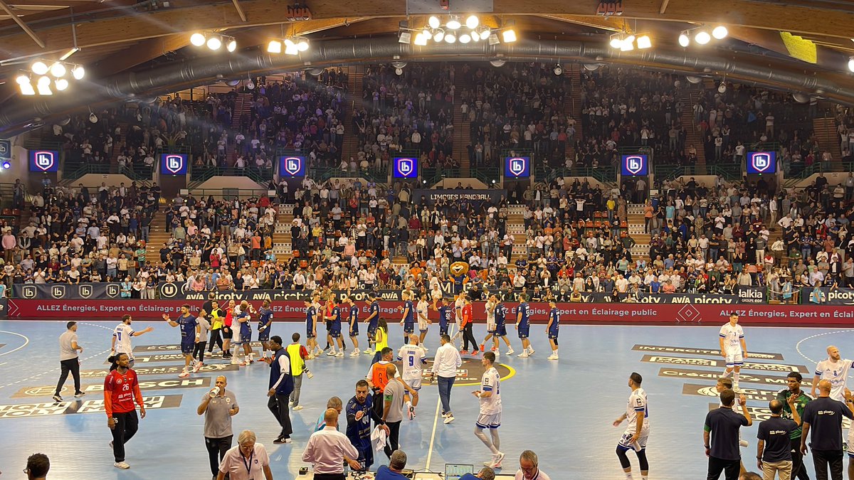 FlashFM_Limoges's tweet photo. Victoire du @LimogesHandball face à @TremblayHB 38-34 à #limoges #beaublanc
#GoLH https://t.co/MnlibR1bbm