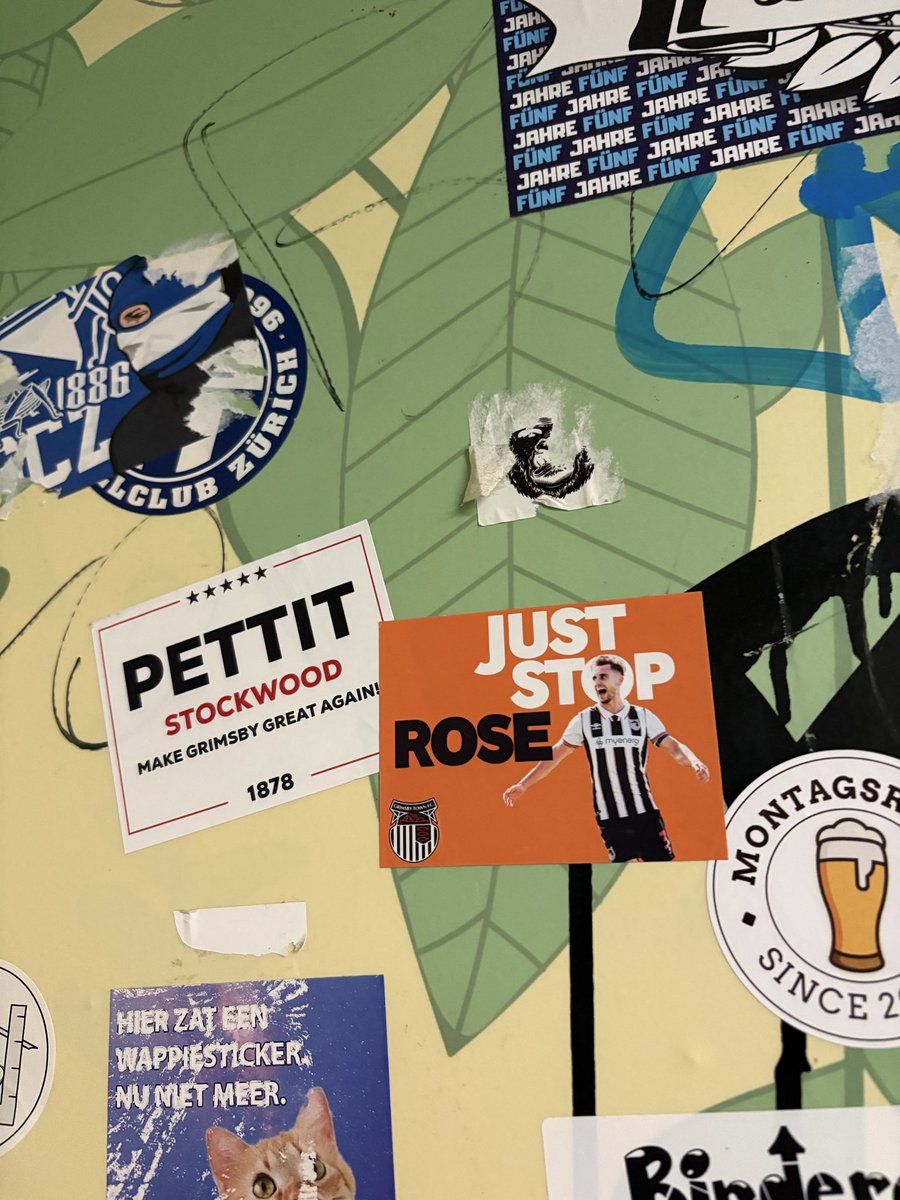 📍Karavan Street Market in Budapest

Any takers for the sticker on the mirror? Best believe I added to the collection #GTFC