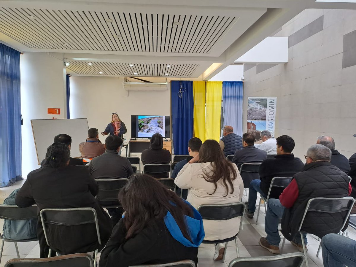 👷‍♂️🌋 #Sernageomin Coquimbo fortalece la prevención de riesgos geológicos con charlas a comunidades, estudio de puntos de encuentro en Pupío y capacitaciones a municipios.🗣️ “Estas actividades son clave para proteger a nuestras comunidades”, señaló Sergio Araya, director regional