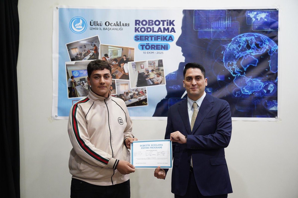 burakkilictc's tweet image. 📡 Milli Eğitim Bakanlığı Hayat Boyu Öğrenme Genel Müdürlüğü ile yaptığımız protokolümüz çerçevesinde ilçe ocaklarımızda başlattığımız “robotik kodlama” eğitimimizin ilk grubunun sertifika törenini gerçekleştirdik.
Türk gençliği artık yalnızca teknolojiyi kullanan değil,…