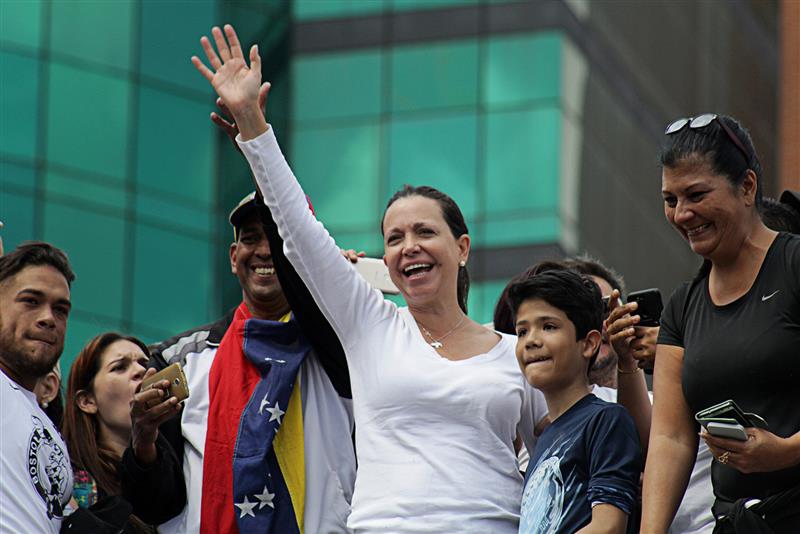 yalejacksonsch's tweet image. Congratulations to @María Corina Machado @MariaCorinaYA, 2009 @Yale World Fellow, on winning 2025 #NobelPeacePrize for her tireless work to defend democracy in Venezuela.  

Read more: jackson.yale.edu/news/2009-yale…