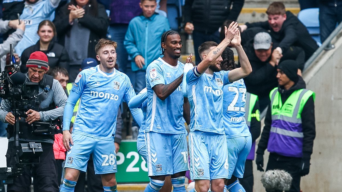 Champchatpod24's tweet image. 🔥 The clubs who have scored the most goals in the Championship so far this season:
1️⃣: Coventry City - 27
2️⃣: Bristol City - 15
➡️: Ipswich Town - 15
3️⃣: Hull City - 14
➡️: Wrexham - 14
#BristolCity #PUSB #HCAFC #ITFC #WxmAFC