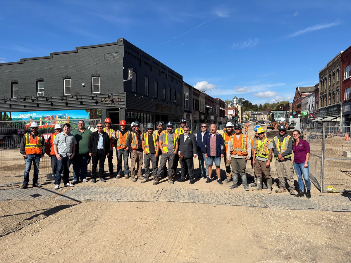 Thank you to the Navacon Construction Crew for maintaining barrier-free paths, prioritizing safety, and offering assistance throughout the Downtown Dig. 👷‍♂️
We are committed to building an accessible community for all &amp; we’re grateful to those who help make it happen every day!