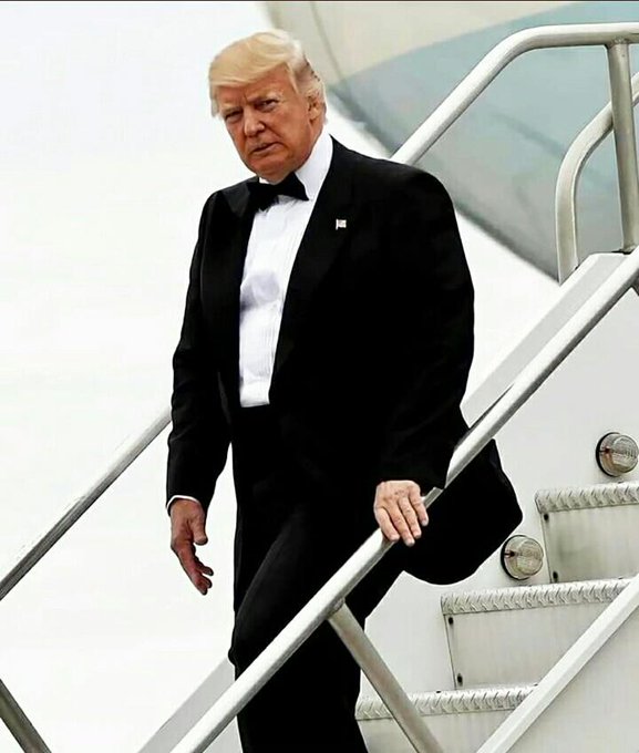 ElonMuskNews47's tweet image. Do you believe Donald Trump will Make America Great Again?
A. Yes
B. No