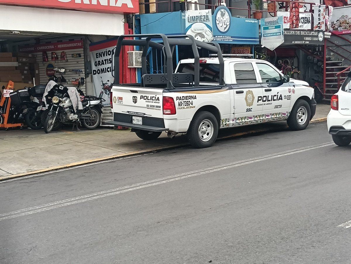 SdsafC31082's tweet photo. @c4jimenez @ClaraBrugadaM @GobCDMX @PabloVazC 
Que hace una unidad del sector padierna en el sector dinamo 
No se supone que cada sector tiene sus patrullas https://t.co/20w2bJ6C4z