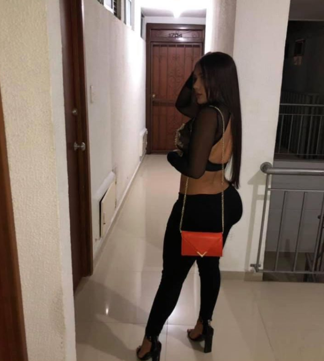 Quieres ver mi Pack y ademas estar en la vida real conmigo? Contactame!
