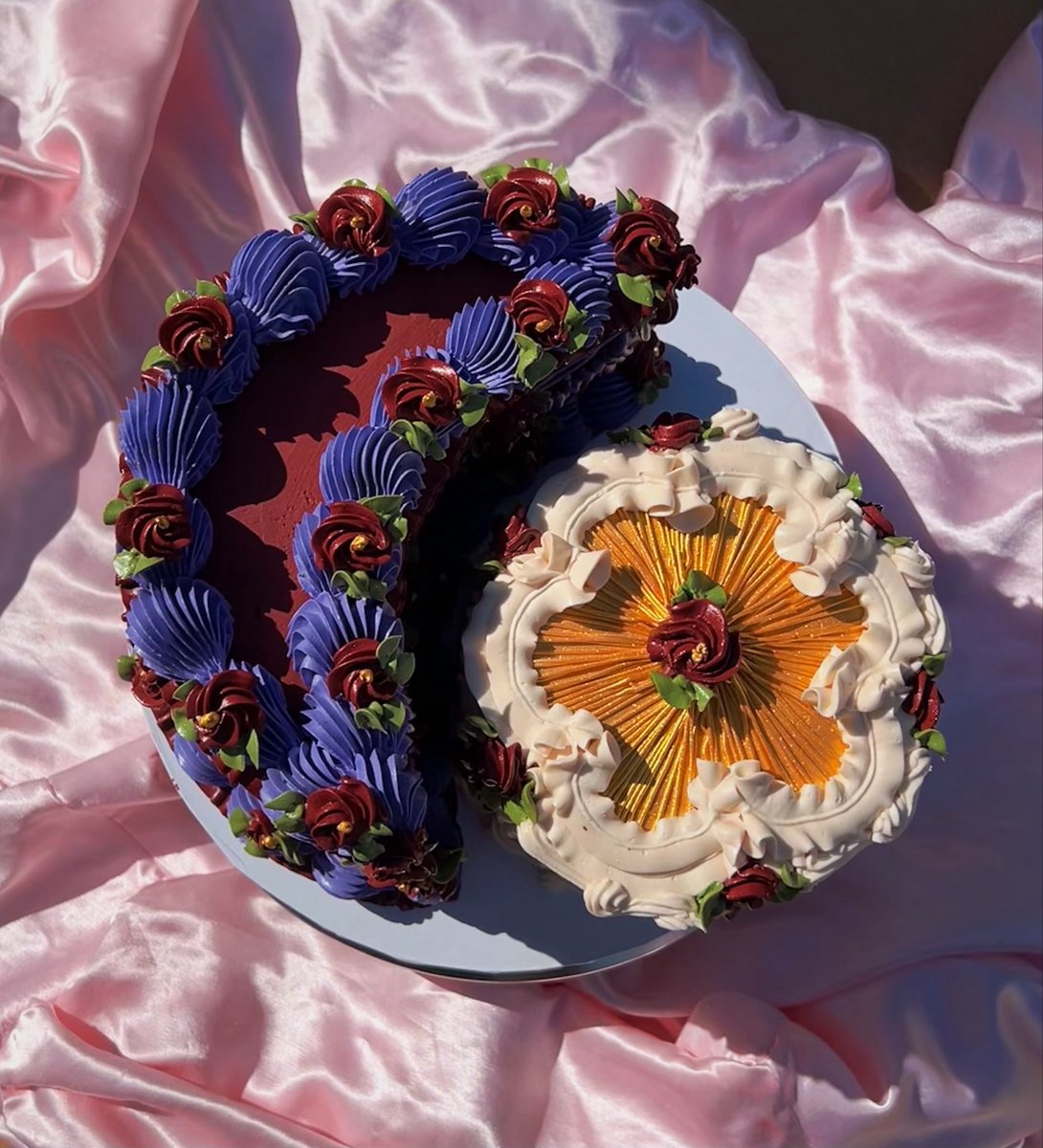 stuff1eee's tweet image. libra birthday cake- moist early grey lavender layers, lemon curd, rose vanilla swiss meringue buttercream🪞🗝️