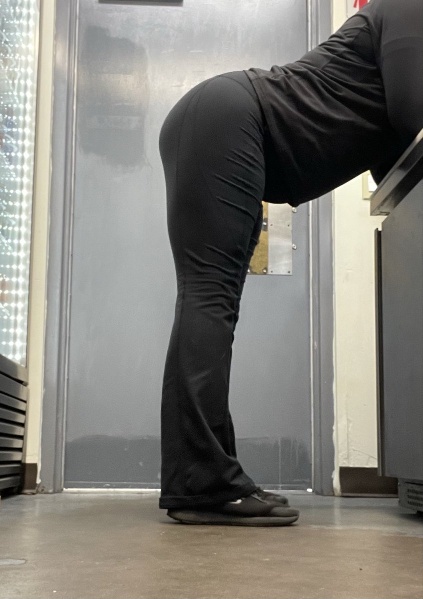 thisisthebeta's tweet photo. When you say “assume the position” is this what you mean? https://t.co/BWjQfwSect