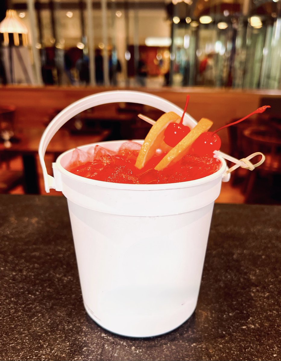 hyattatlanta's tweet image. 💚 For #WorldMentalHealthDay our team went green and gave back — and we’re proud to share proceeds from @DragonCon food &amp;amp; drink sales are going to @namigeorgia supporting mental health across our state. Every Voodoo Bucket, burger and snack helped make a difference. #dragoncon