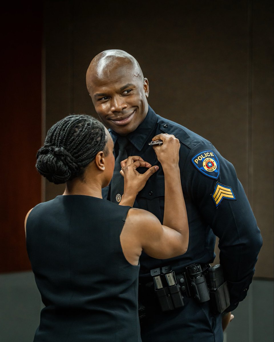 roundrockpolice's tweet photo. Today we celebrated the promotion of Obi Nwachukwu to the rank of Sergeant!🎉

Please join us in congratulating him on this well-deserved achievement. We look forward to the impact he’ll continue making as a leader in our department and our community.

#RoundRock #Police #LawEnforcement #Promotion #Sergeant
