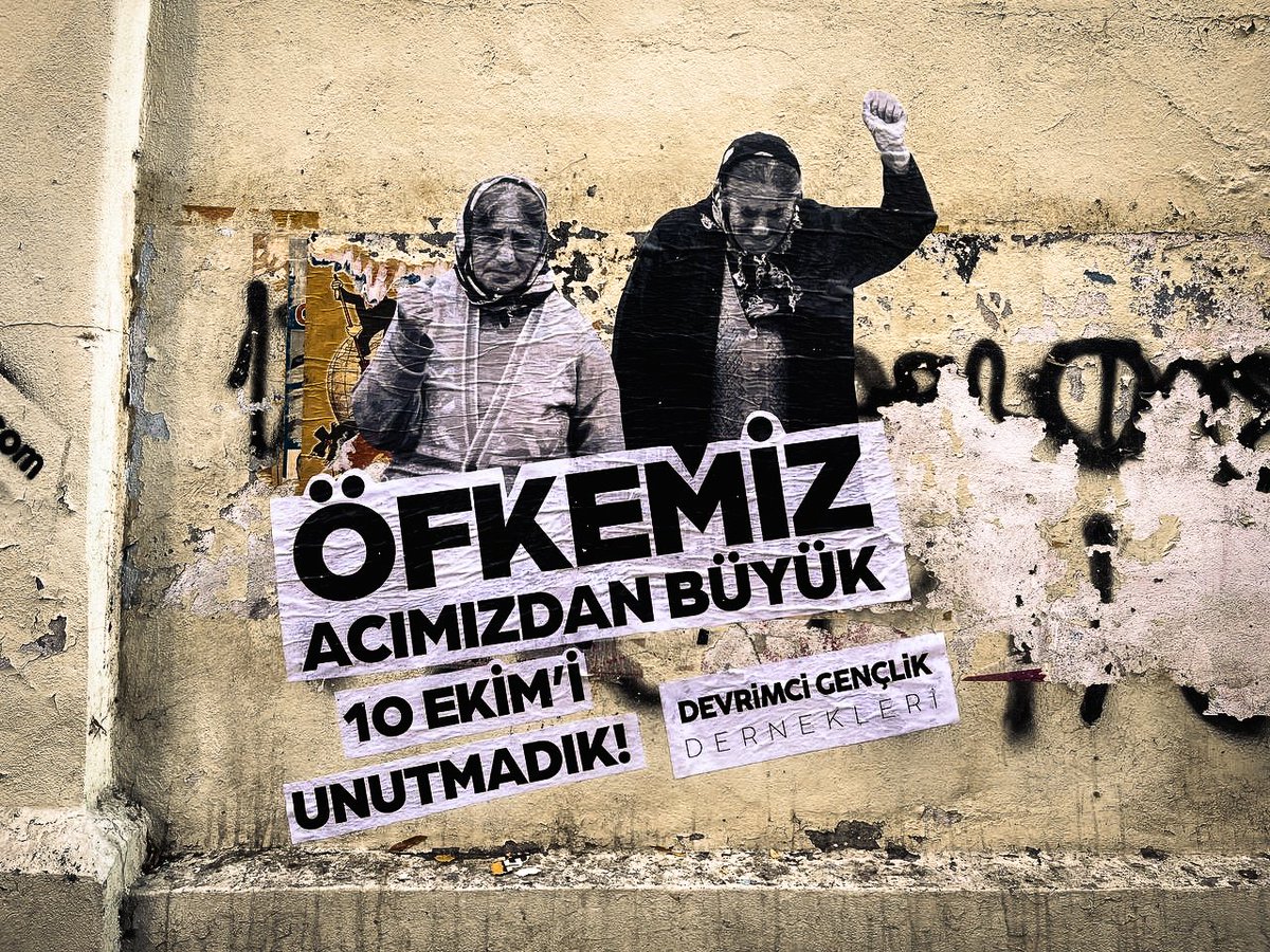 DGDernekleri4's tweet image. #Açıklama | Öfkemiz acımızdan büyük: 10 Ekim’i unutmadık!
1 Kasım 2015 seçimlerine giderken 10 Ekim 2015’te Ankara’da demokrasi ve barış şiarıyla bir araya gelen 103 kişi katledildi.
Bombalar patlarken alanda olmayan polislerin, katliamdan sonra ortaya çıktığını unutmadık.…