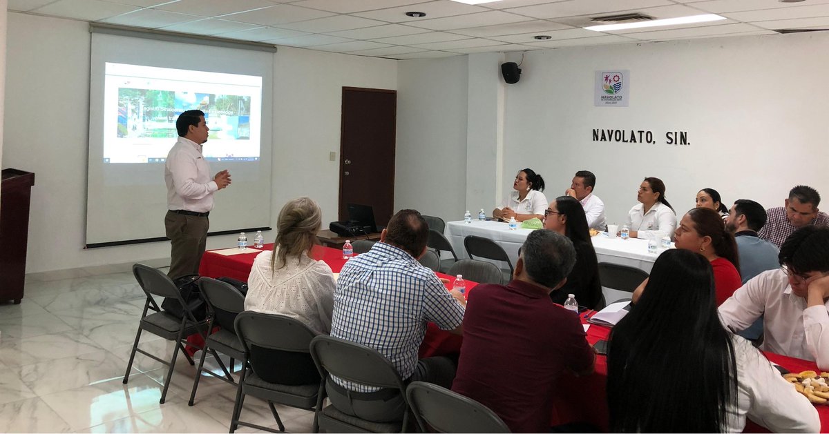 La Dirección de Mejora Regulatoria capacitó a personal de Navolato sobre el Registro Municipal de Trámites y Servicios, herramienta que facilita la relación ciudadanía-gobierno y promueve eficiencia y confianza. #MejoraRegulatoria