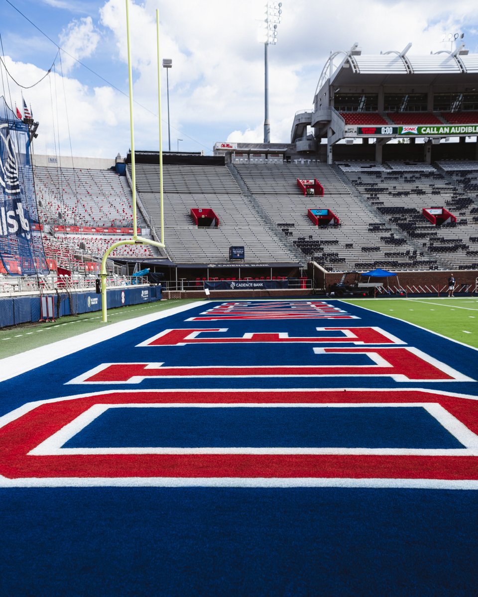 Nothing like October football in Oxford, MS 🏠🏈